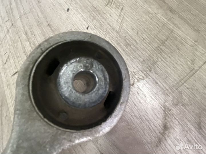 Рычаг передний левый верхний Audi A6 C5 рестайлинг