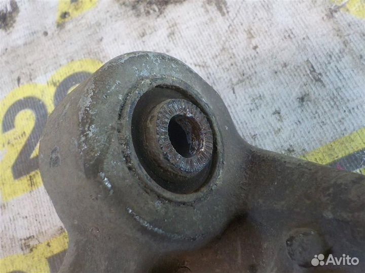 Кулак поворотный задний правый Lexus GS 300/350/4