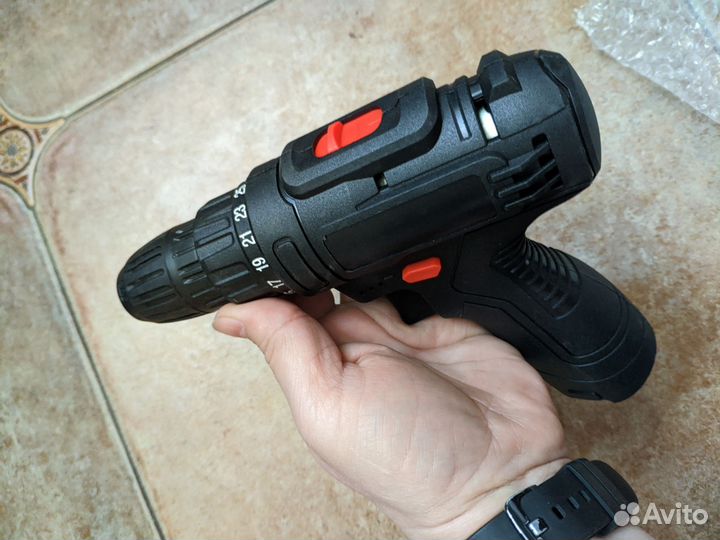 Шуруповерт 12V Новый