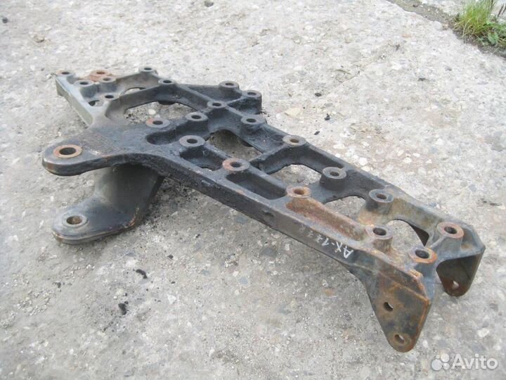 Кронштейн передней рессоры передний 9413221401 пра