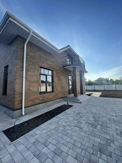 Коттедж 234 м² на участке 11 сот.