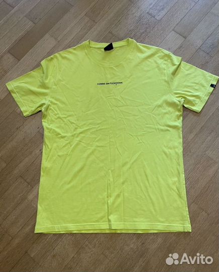 Футболка comme des fuckdown