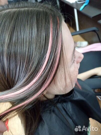 Наращивание цветных прядей