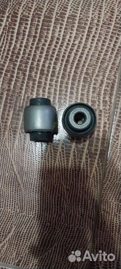 Сайлентблок заднего верхнего рычага 52395-S5A-004