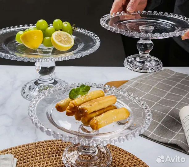 Тортница на ножке