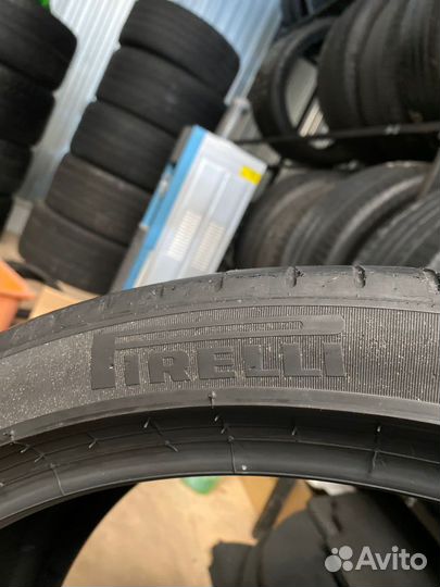 Pirelli P Zero PZ4 315/30 R22