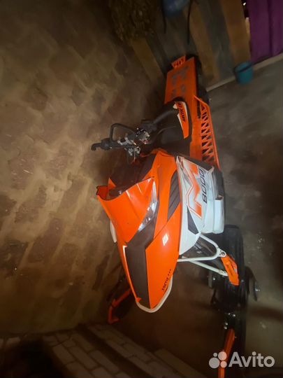 Arctic cat m8000