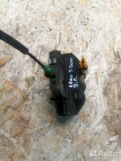 Замок двери задний правый Шевроле Авео T300