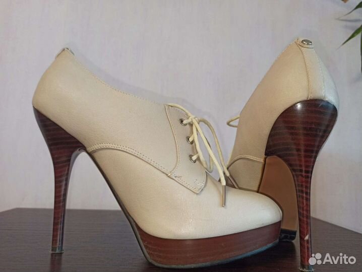 Туфли женские бежевые Ronzo, 38 р