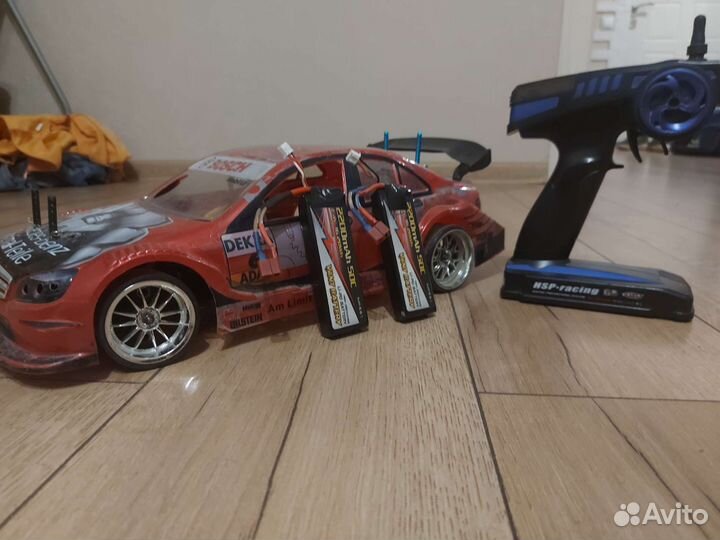 Mercedes-Benz на радиоуправлении для дрифта