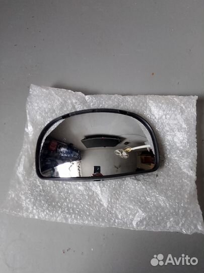 Боковое зеркало