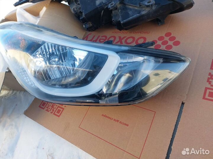 Фара правая Hyundai Elantra MD 2014-16 рестайлинг