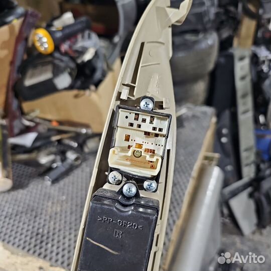 Блок управления стеклоподъемников для Mazda 6 GG