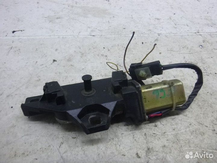 Замок багажника (ответная часть) BMW E65/E66 2001