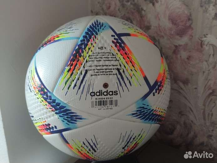 Футбольный мяч adidas