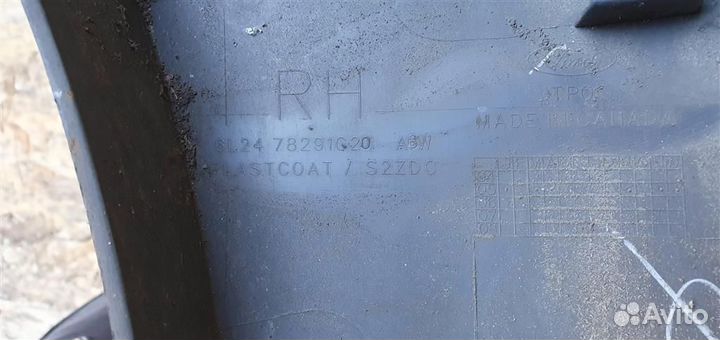 Накладка заднего крыла правого Ford Explorer 4