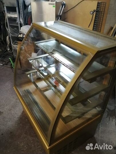 Витрина десертная Юнис