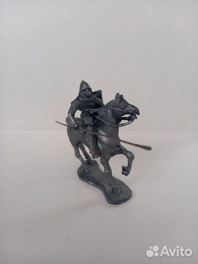 Средневековый всадник