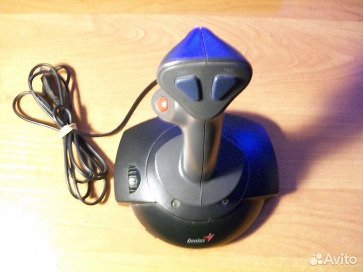 Джойстик игровой Genius MaxFighter F-16U