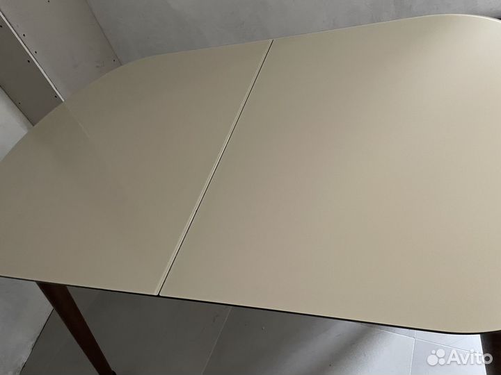 Кухонный стол