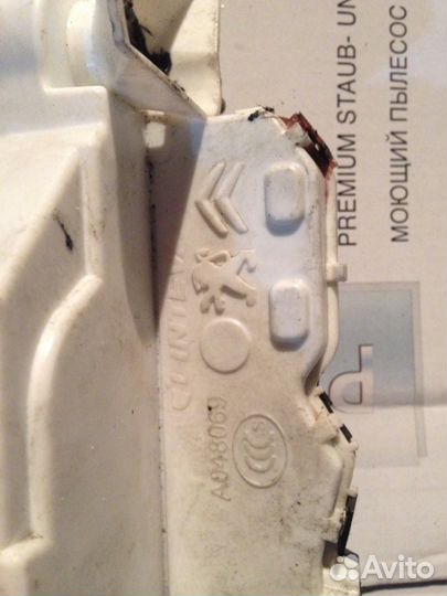 Замок двери правой Peugeot 308