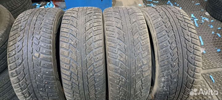 Kumho I'Zen RV Stud KC16 255/55 R18