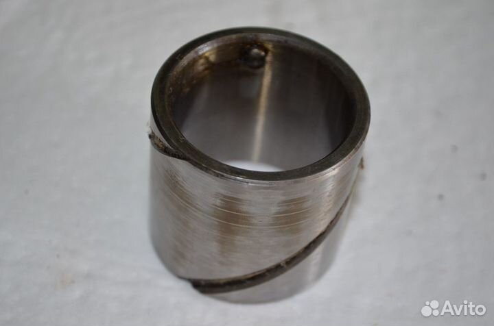 Втулка 52-1701115