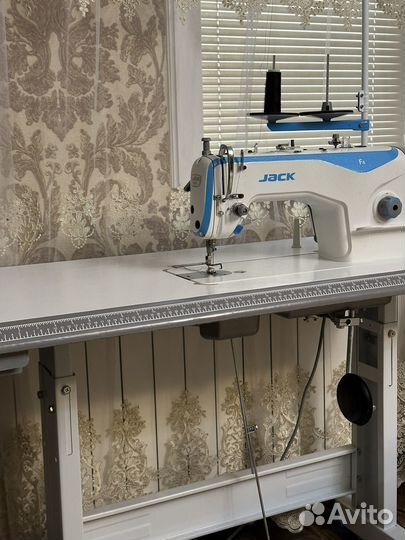 Швейная машина jack f4