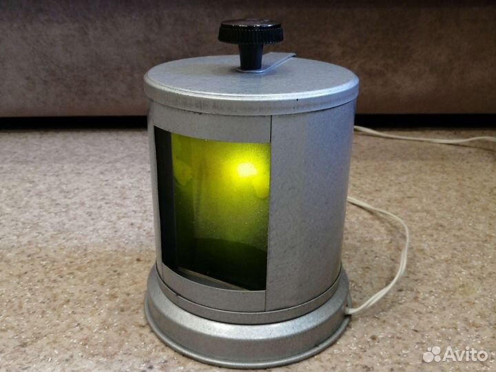 Фото фонарь трехцветный