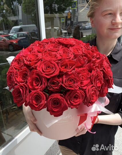 Розы в шляпной коробке