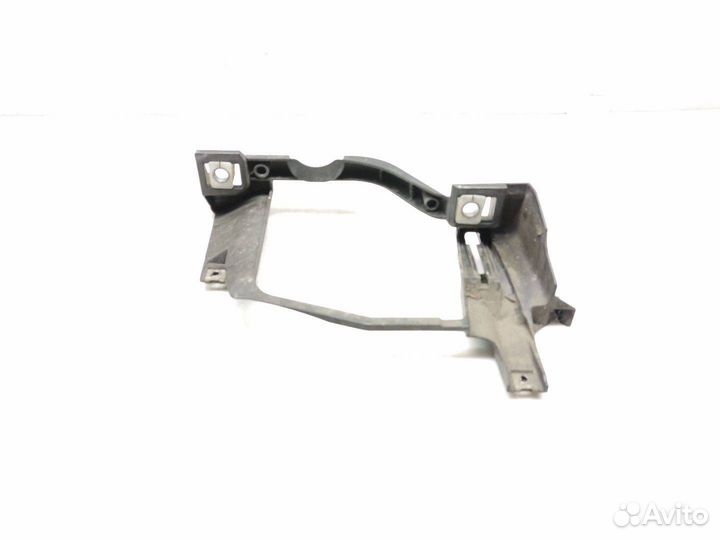 Крепление фары (кронштейн фары) левой BMW 5