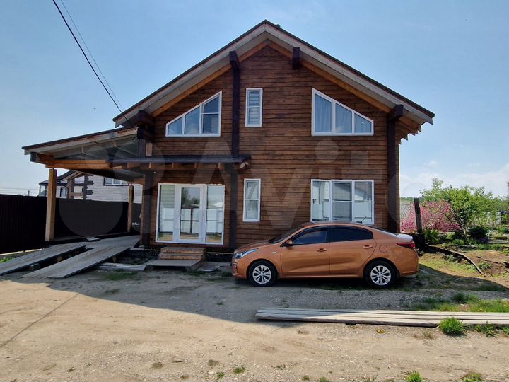 Коттедж 180 м² на участке 6 сот.