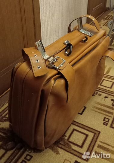 Чемодан натуральная кожа. Чехословакия, СССР