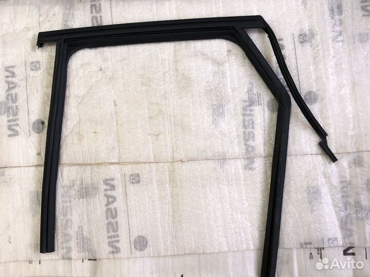 Уплотнитель рамки стекла двери для Renault Kaptur