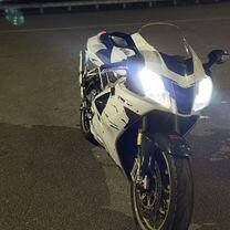 Aprilia RSV 1000R Factory