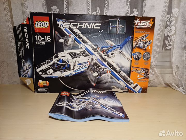 Lego technic 42025 грузовой самолёт +судно (2в1)