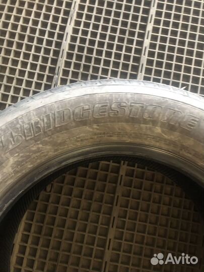 Bridgestone Dueler H/T 687 225/65 R17