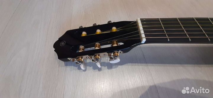 Классическая гитара yamaha c40