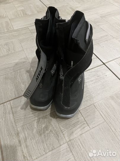 Ботинки для беговых лыж