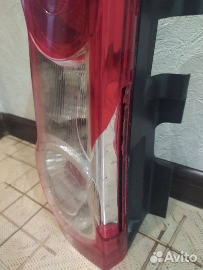 Задняя левая фара LADA Largus