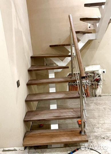 Лестничные перила кованные с монтажем