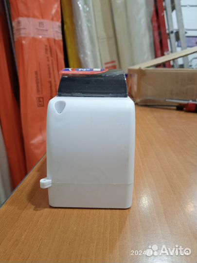 Бокс пластиковый навесной с прозрачной крышкой (MK