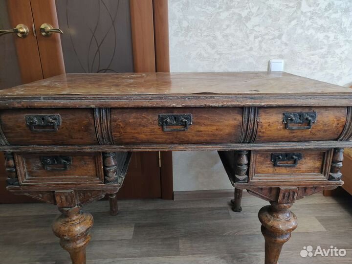 Письменный антикварный стол