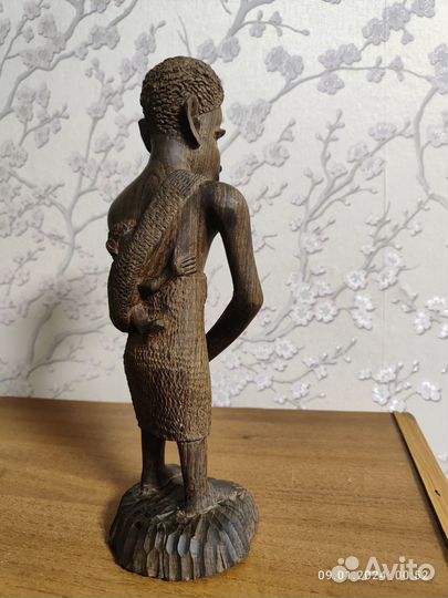 Резная фигурка