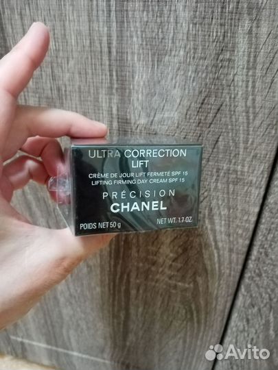 Крем для кожи вокруг глаз Chanel Ultra Correction