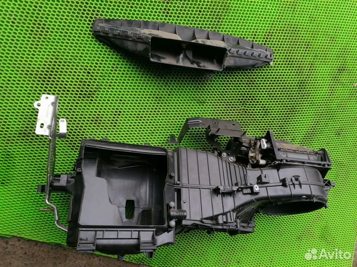 Корпус отопителя на VW Passat CC B7 08-17