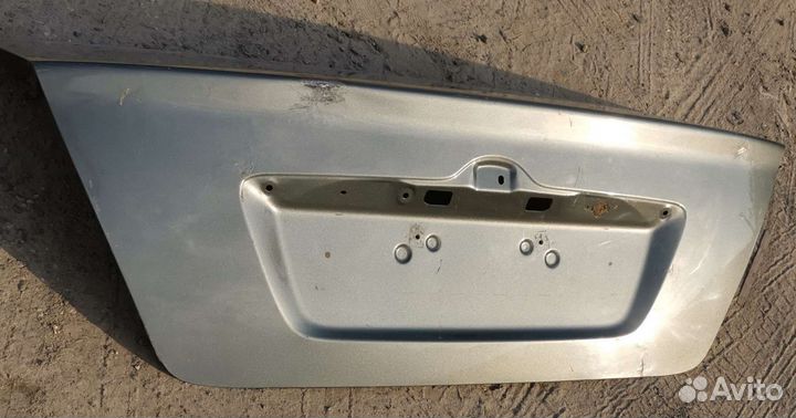 Крышка багажника Toyota Corolla 120