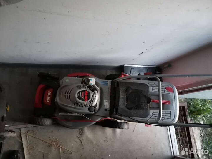 Газонокосилка бензиновая самоходная