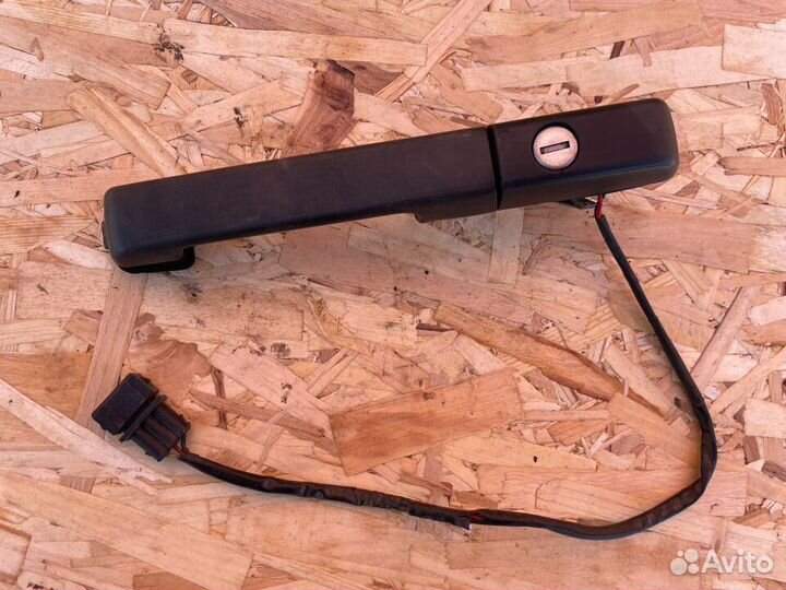 Ручка двери наружняя передняя левая passat b3