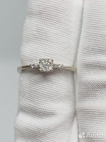 Кольцо с природным камнем Золото